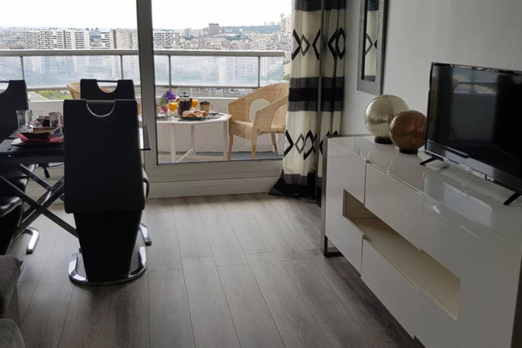 Beau Studio Renove 30M2 Balcon Vue Paris+Parking Apartment Exterior photo
